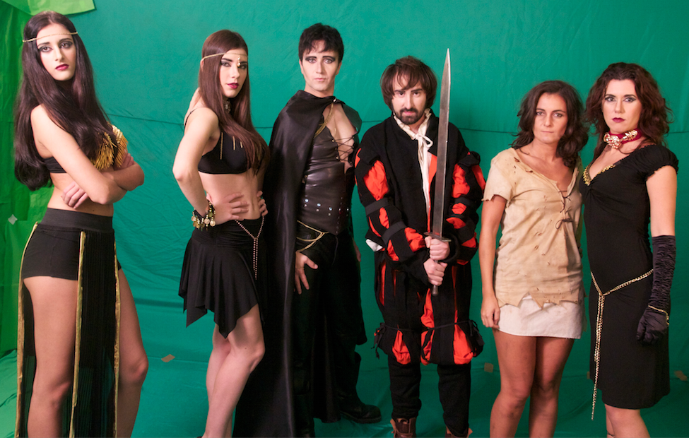 terminati i miei giorni di posa sul set di Fire of Darkness